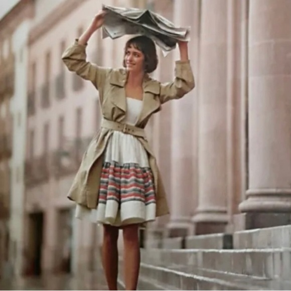 Floreat Around the World Dress - Picture 2 of 7